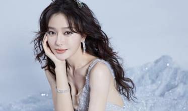 冰雪公主|富察皇后长裙配饰如同冰雪公主，一身装扮美出新高度！