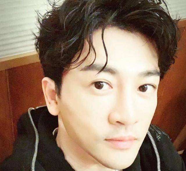 苏有朋近照大变,不老五阿哥成"玻尿酸男神",这是有多想不开啊