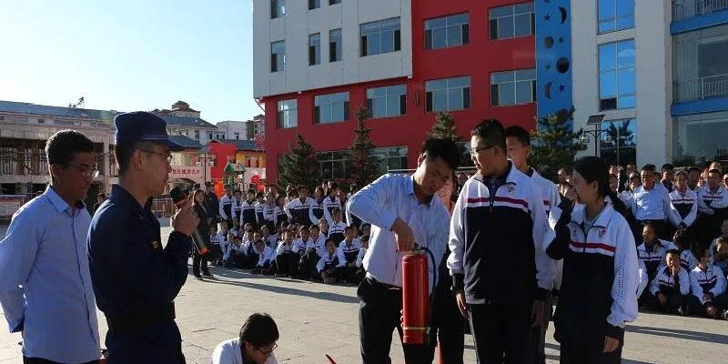 ‘AG亚娱集团’
平鲁消防开启“消防小课堂”(图8) ‘AG亚娱集团’
平鲁消防开启“消防小课堂”(图8)