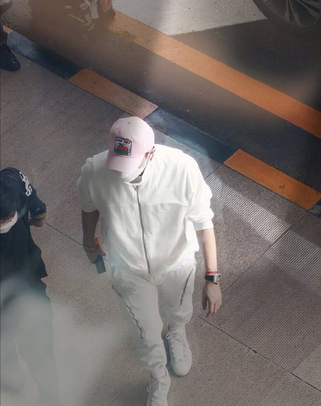 黄忠东|原创黄子韬复工录制节目，状态看上去不错，期待回归