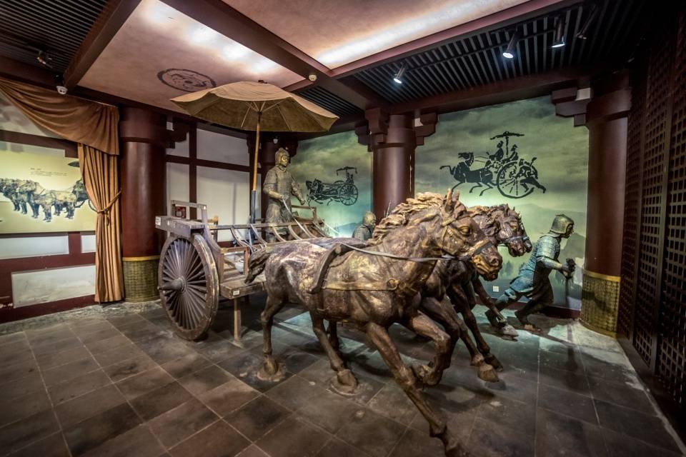 锦衣|项羽“富贵不还乡，如锦衣夜行”的回答因乡愁么？司马迁看不明白