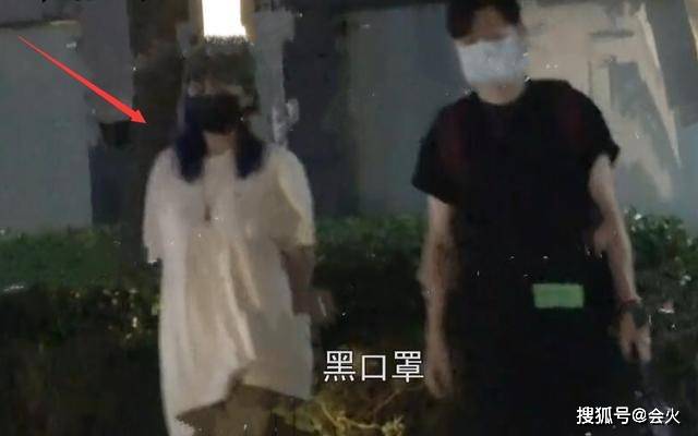 赵薇新恋情曝光?婚内出轨可能性大,对话内容大有深意!