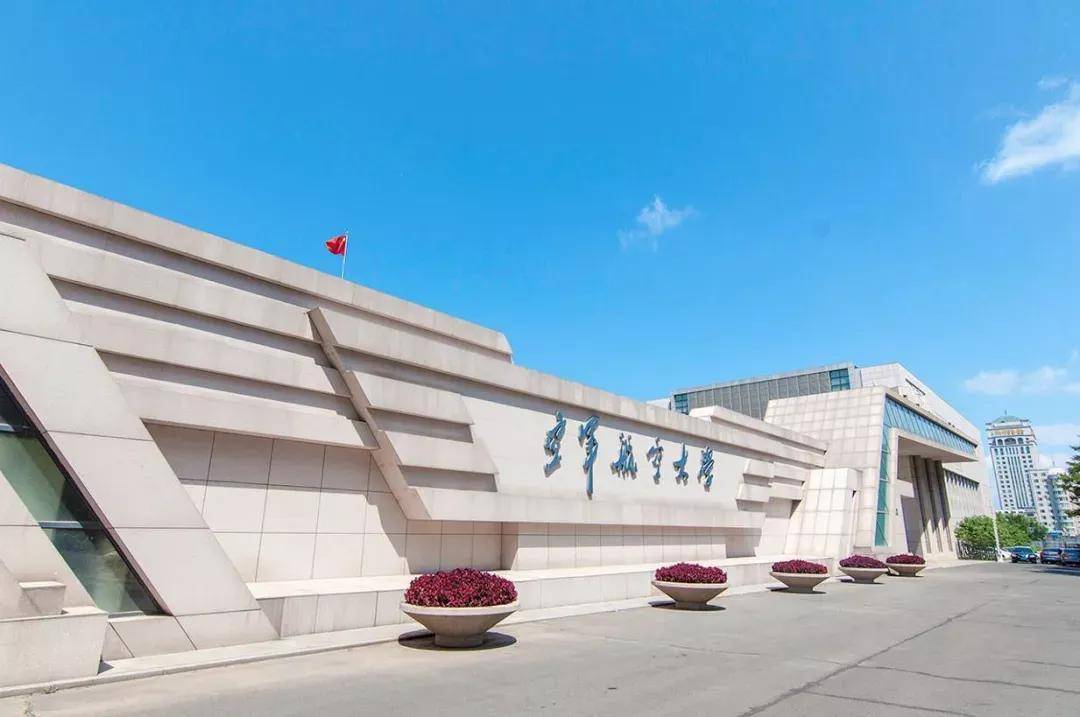 军校|现实版“中国机长”？这三所军校让你的飞行梦不再是空想！