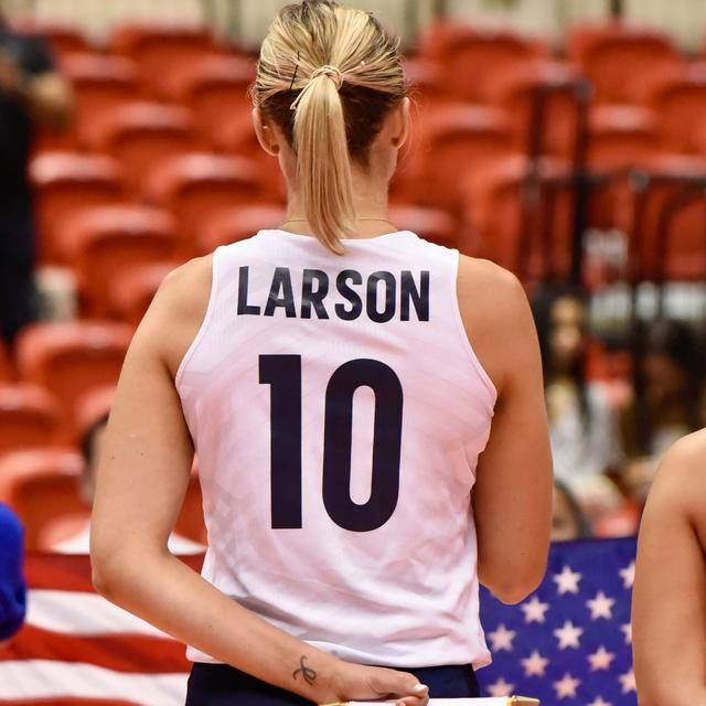 jordan larson!国际排联第28期星主角美国女排队长拉尔森!