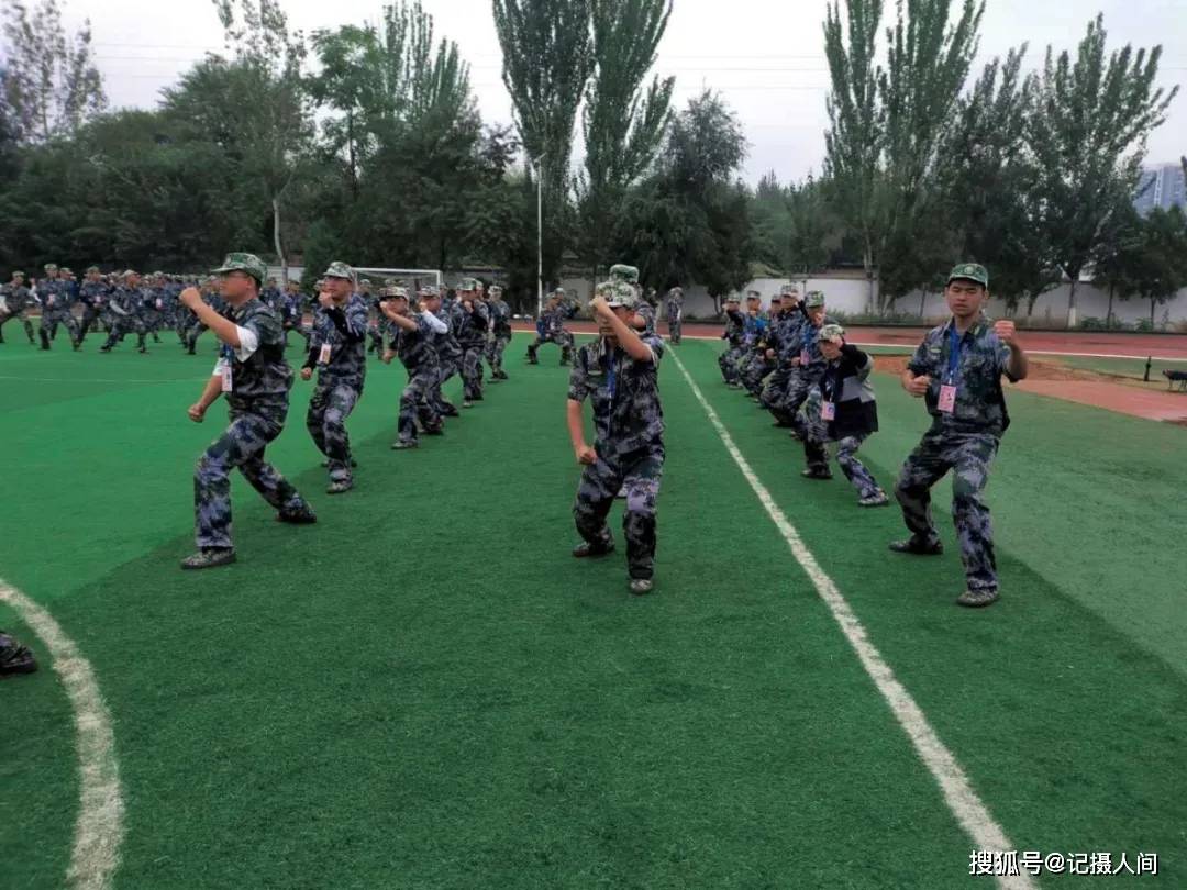 组图:天水师院新生好样的! 以一身戎装,筑起青春的诗行