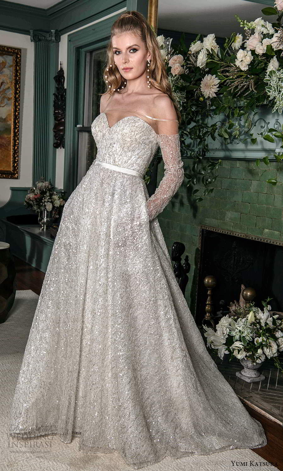 &quot|Yumi Katsura2021＂Ravishing&Resilient＂秋季婚纱系列 提升女人身体的自然美感