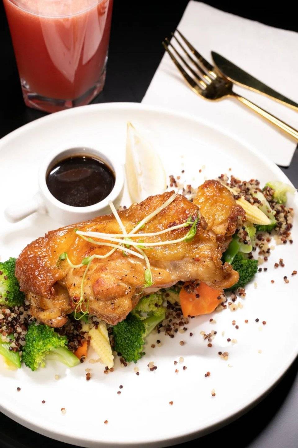 器械|艺术馆健身房，老板竟是吴尊…