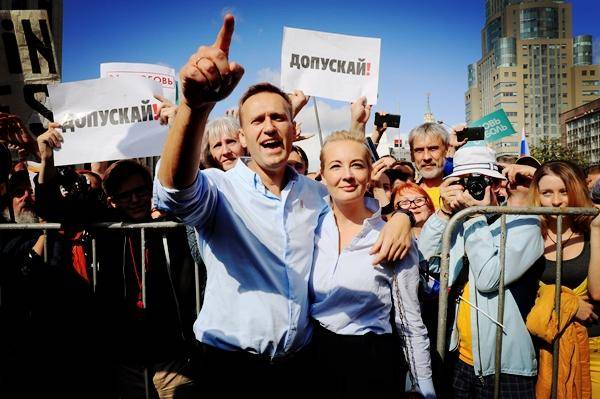 俄反对派出院后就被抛弃?陷入进退两难境地,