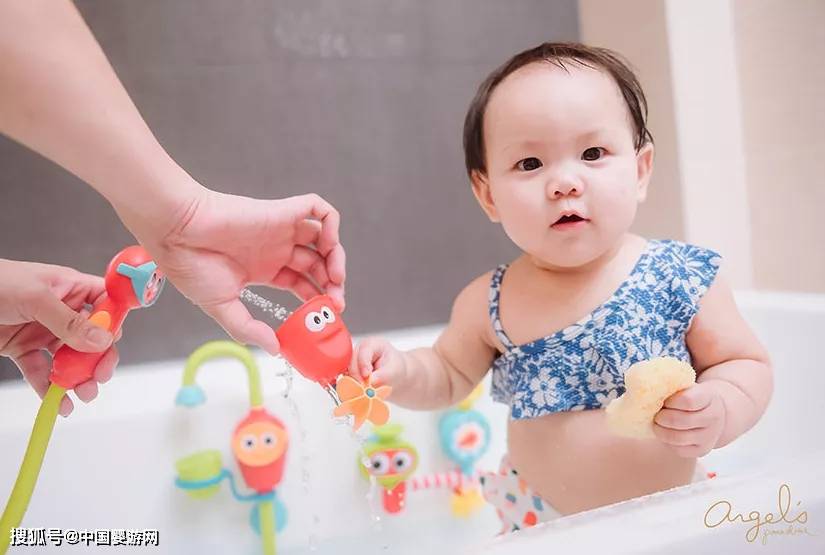 洗头|让宝宝爱上洗澡这几件有趣的产品