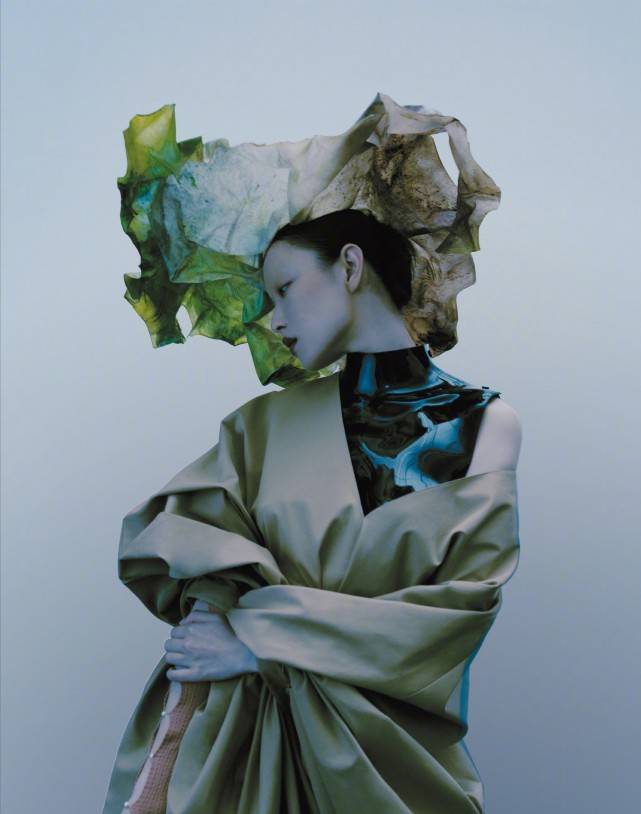 倪妮无眉造型被曝,80后谋女郎大胆挑战高级感 网友:太敢了
