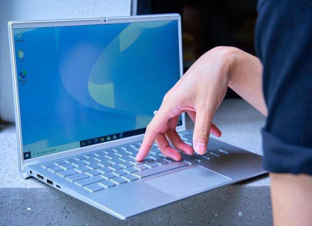 工作|既要带娃又要拼职场,戴尔灵越7300一本搞定