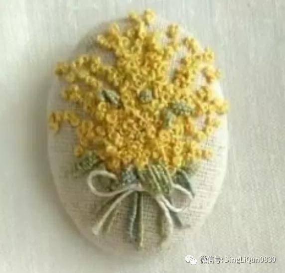 手绣|「刺绣作品」50款时尚的手绣布料纽扣，也许用的到！