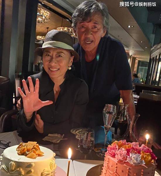 叶倩文晒与林子祥合照庆祝59岁生日,结婚多年依旧恩爱