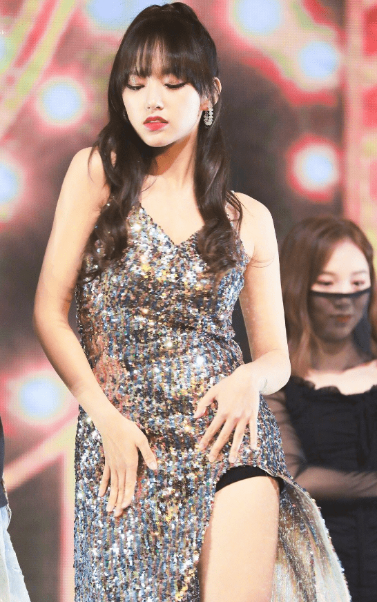 液体|腰粗女生就不美？看程潇穿“液体裙”后，秀出的身材才是男士最爱