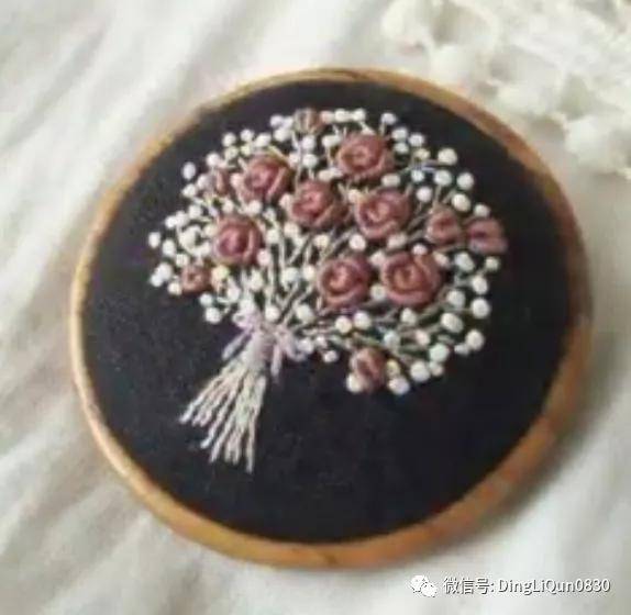 手绣|「刺绣作品」50款时尚的手绣布料纽扣，也许用的到！