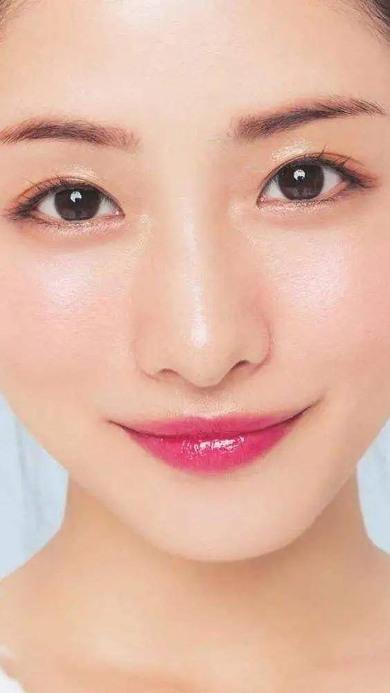 眼袋|从黑皮土妹变成CEO收割机，她到底do了什么？！