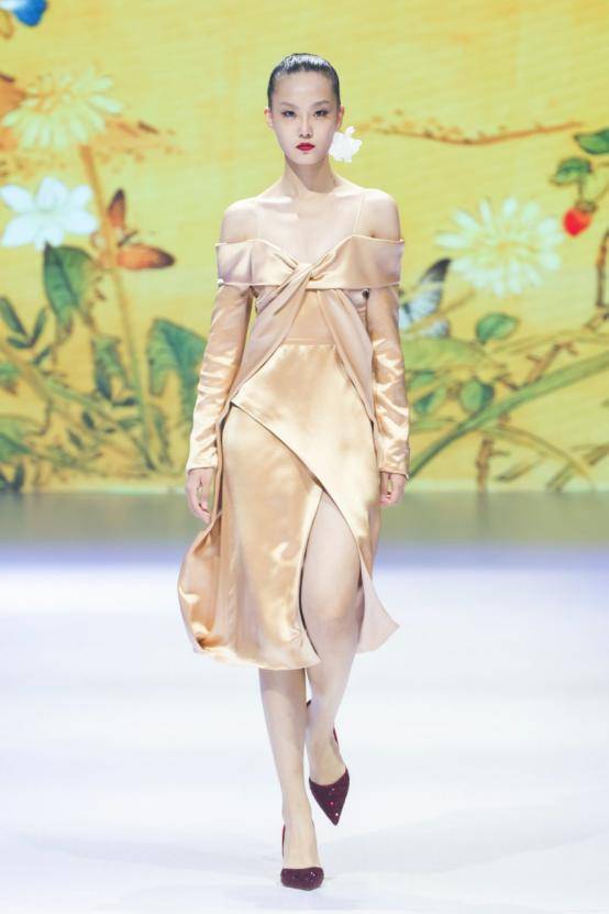 谭松韵|李荣浩、李宇春、谭松韵亮相百丽国际时尚欢聚盛典,秋冬新品惊艳众人!