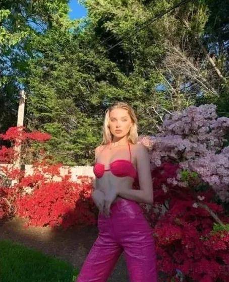 美少女|吊打鞠婧祎的真·四千年美少女，这方脸却甜到极致的美貌是开挂了吧！