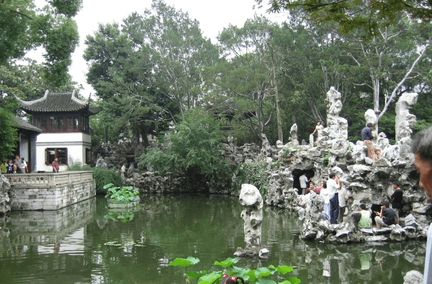 私家园林 地域划分:南方园林,北方园林 而私家园林以苏州四大名园