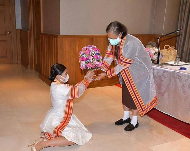 小公主|泰王小公主获博士学位！人美还是大学霸，诗琳通公主亲自颁发证书