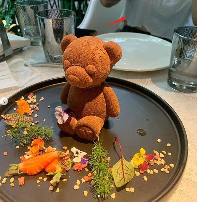 男友|原创王文也携男友旅行，首晒同框依偎照秀恩爱，男方长相白净颜值超高