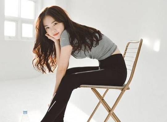 时尚办公室美女 164ed1bd723f4574935ccf2d1e91a47a.jpeg