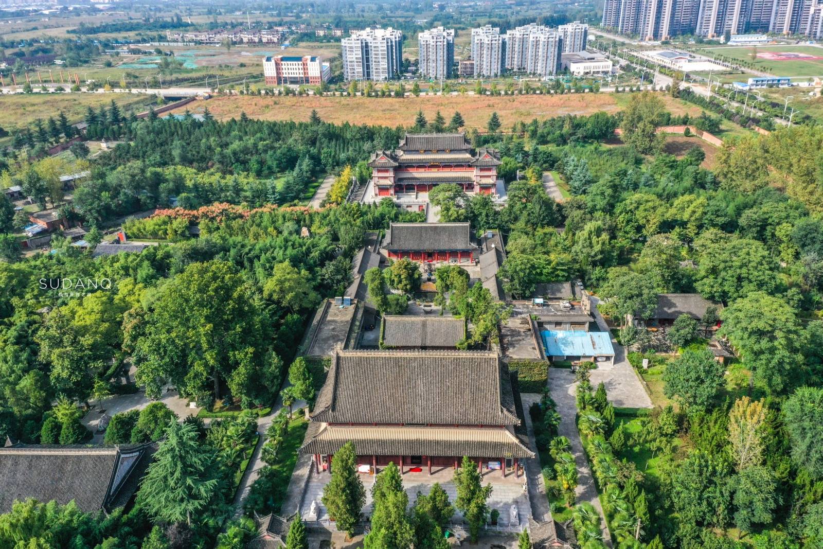 西安草堂寺一座神秘舍利塔引人围观寺院师父特许近距离观看