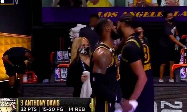 55-0，詹姆斯必胜定律保佑湖人夺冠！NBA美女老板两次飞吻庆祝