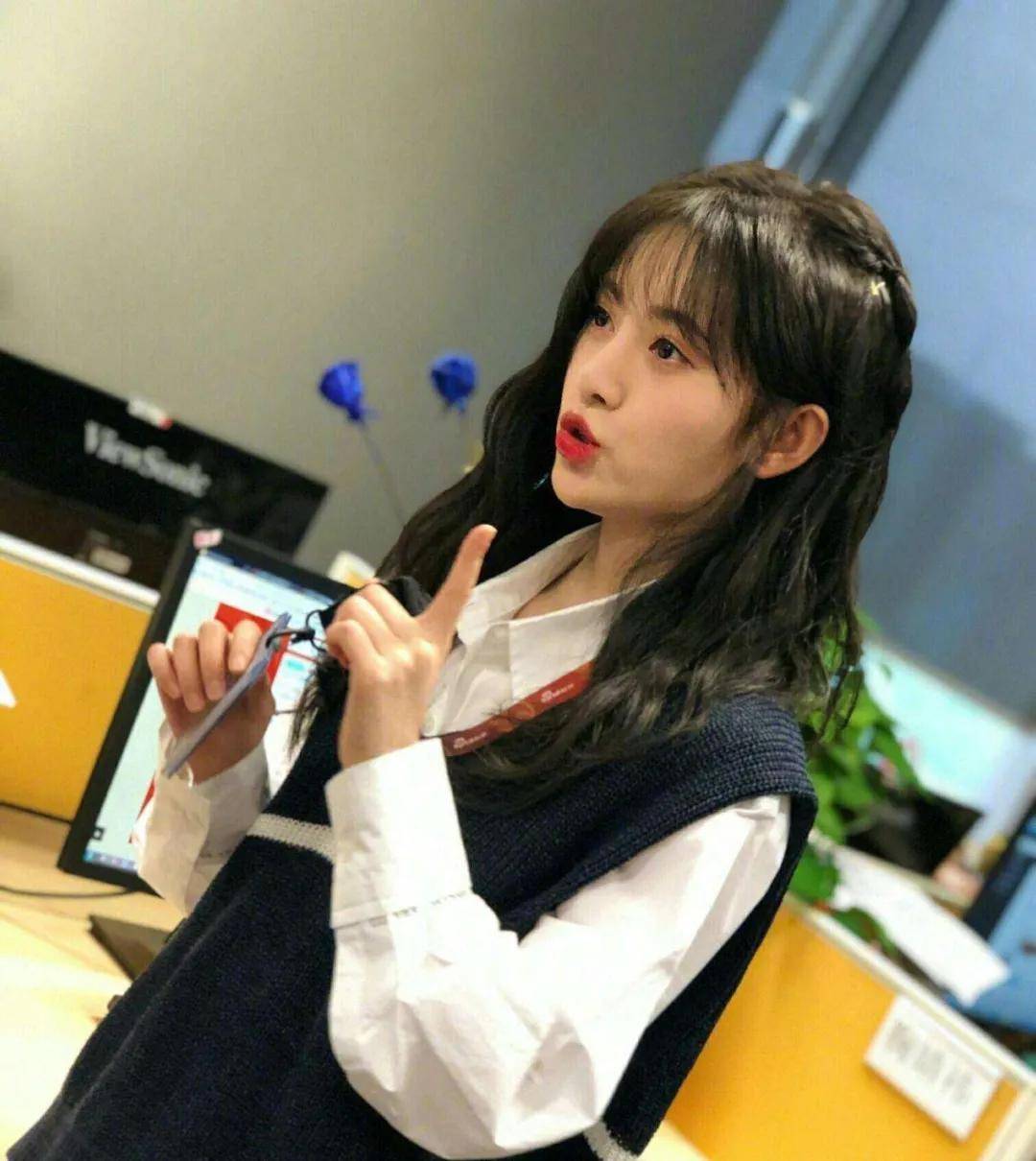 鞠婧祎|孔雪儿1:1抄袭鞠婧祎的心机？！果然贵圈女明星都逃不过这条路…