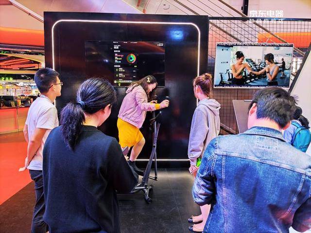 京东家电万元轻奢大屏电视增长翻倍,十一线下旺季成全渠道狂欢季-家电圈官网