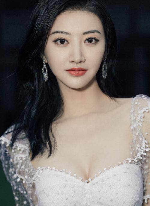 张继科|景甜近照公开，抹胸纱裙穿出甜美范，张继科后悔不？