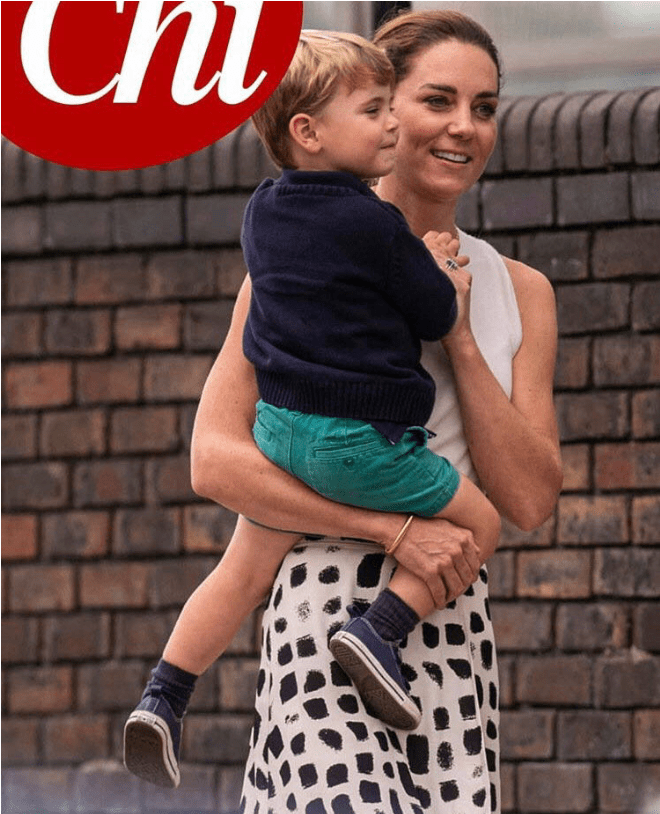 路易|路易穿86元新衣！长袖T恤内搭小翻领，一身高街打扮藏不住贵气