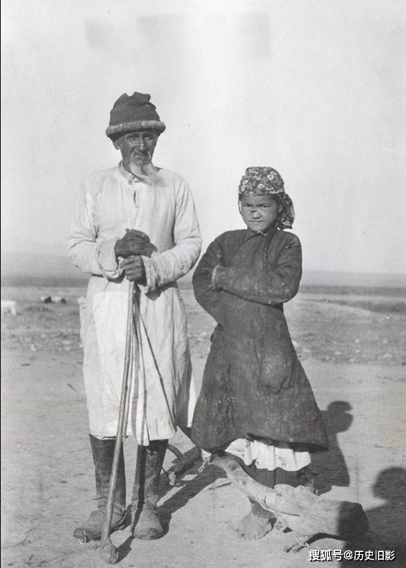 1910年新疆伊犁人物肖像老照片,伊犁河风景与牧民