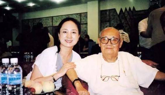 张金玲:曾是北影“三朵金花”,忍痛息影换来离婚,今逆袭成画家
