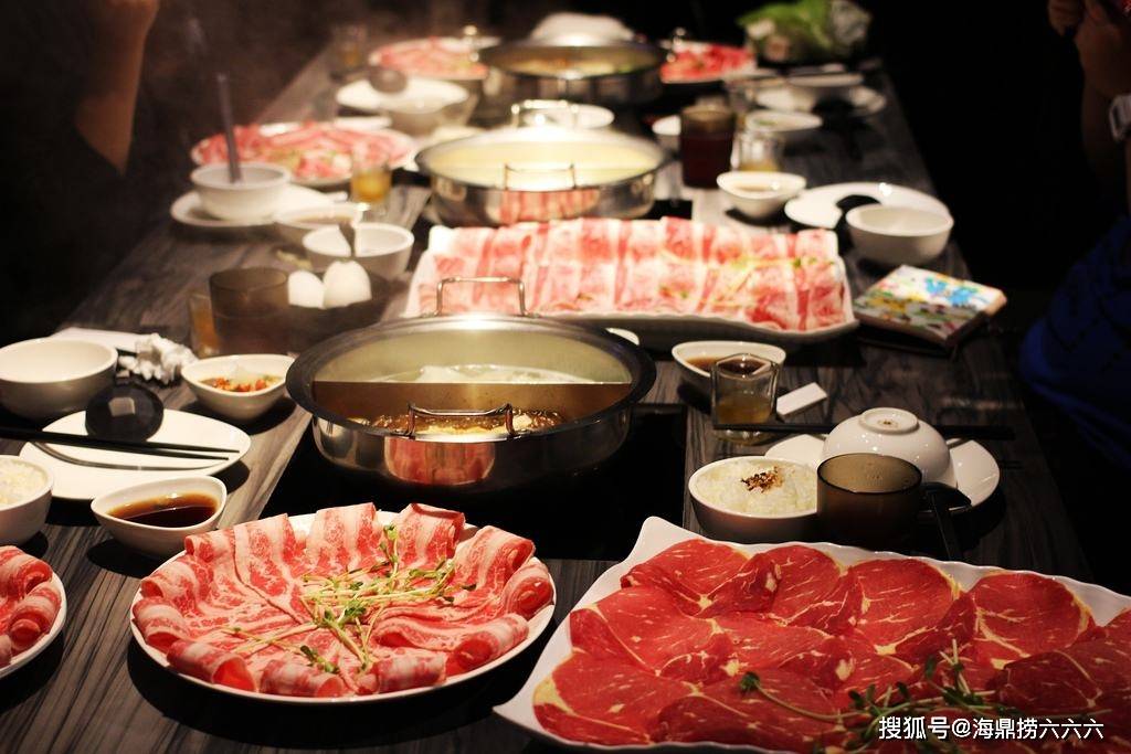 海鼎捞火锅烧烤食材超市首先,吃火锅要是不吃肉那就没啥太大的意义了