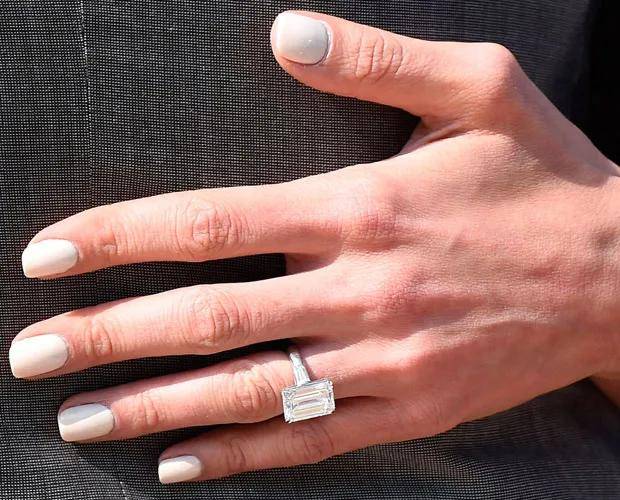 Amal|她是最会穿的性感律师，日常服装费要30万，却嫁大17岁的花花公子