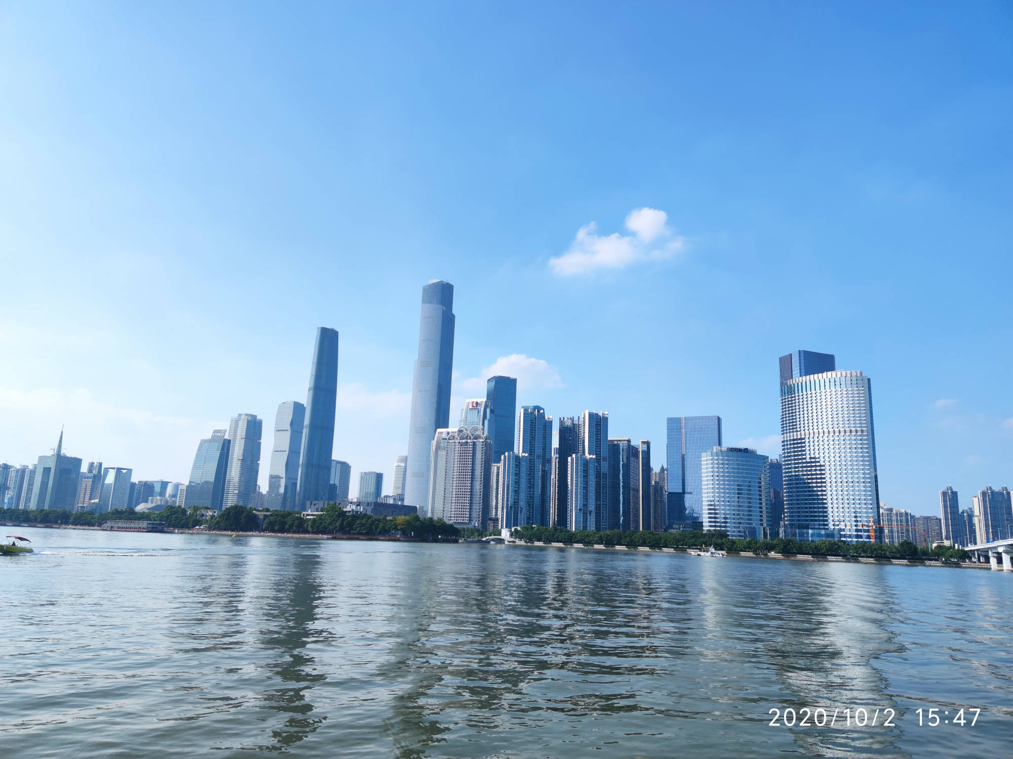 花都经济总量_花都湖公园