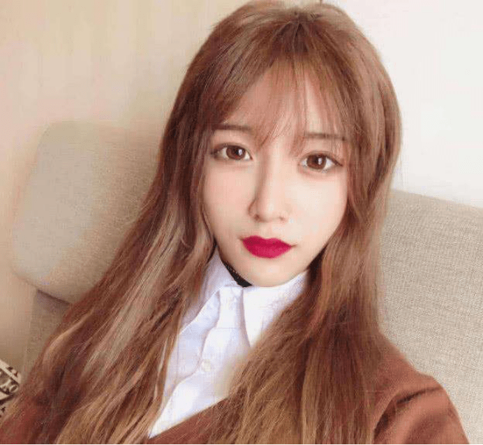 男生|艾比这变化太大了!早年男生照曝光,这得动多少刀?