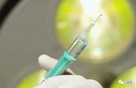 杨怡|曾经tvb一姐，演技一流，也把自己整僵了，假体太明显了...