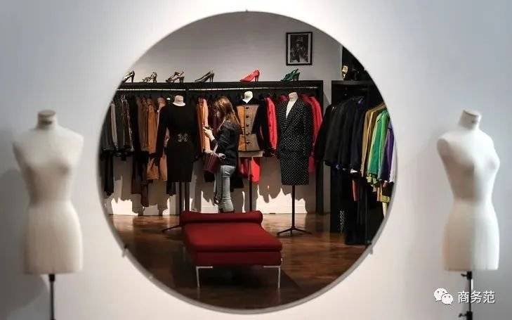 Mouna|全世界最阔绰太太:买别墅放1万件高定、10亿珠宝…