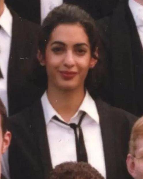 Amal|她是最会穿的性感律师，日常服装费要30万，却嫁大17岁的花花公子