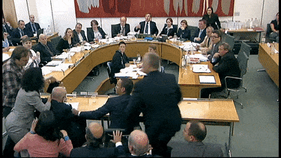 前夫|邓文迪离婚后再分几百亿，前夫默多克家族宫斗有多狠？