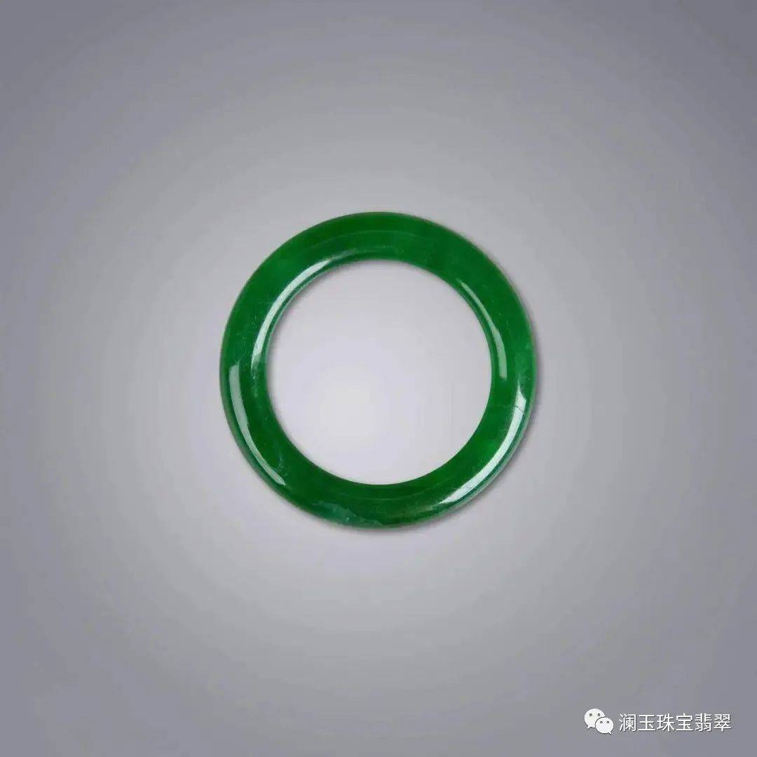 满绿|大妈连买14件翡翠都是假的，气得喝农药？翡翠一绿就值钱？这4种千万别眼馋！