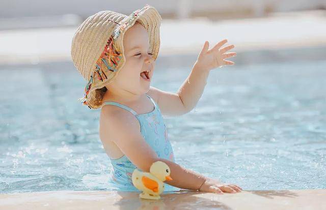 婴儿几个月不需要戴帽子 546960d38f364e748064e7f65d3a8895.jpeg