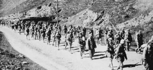 原创1947年,我军被胡宗南追击,一个妙计打成伏击战,敌军损失惨重