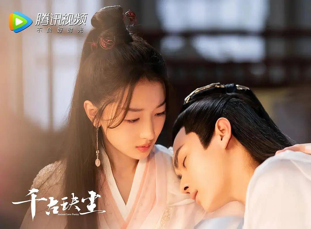 造型|现古装造型磨皮过度，怀念以前满头珠花簪子，整容脸hold不住