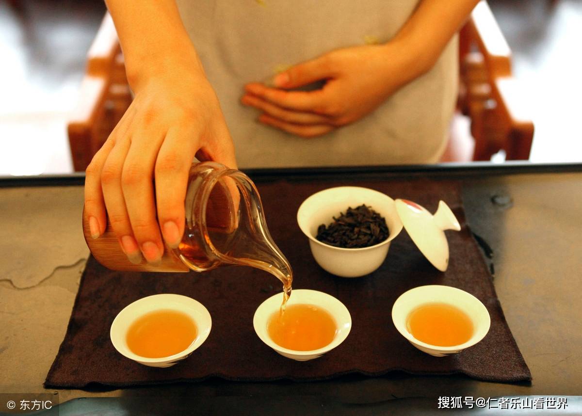 四,黑茶的冲泡茶属于全发酵茶,主要包括普洱茶熟茶,六堡茶,安化黑茶