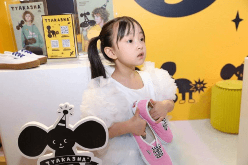 童装|SS2020 KIDS WEAR上海时装周圆满落幕，首届年度儿童时尚盛典齐收官