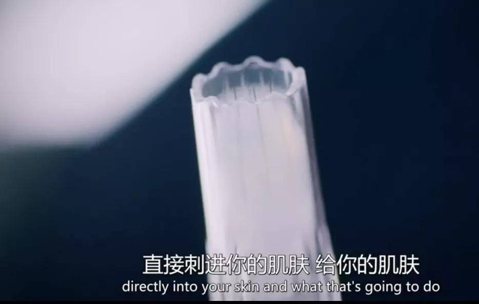 皮肤|16岁就上春晚的顶级流量，现在这脸怎么长残成这样了...