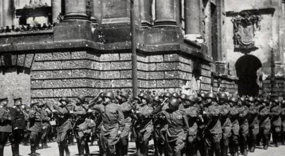 巅峰时期的苏联gdp是美国的多少_苏联巅峰时期版图